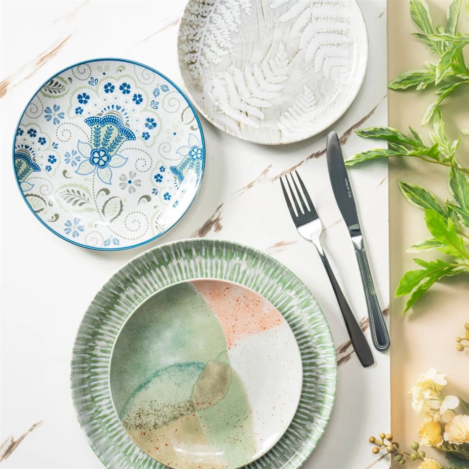 Set di stoviglie con stampa digitale 3D di arte geometrica