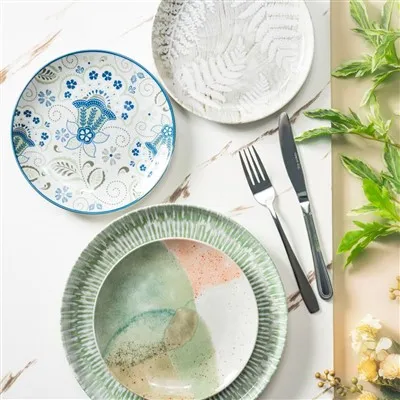 Set di stoviglie con stampa digitale 3D di arte geometrica