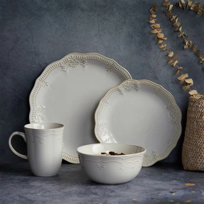 Set di stoviglie in rilievo Semplicità