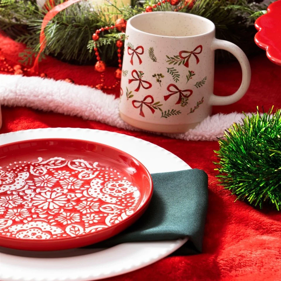 Winter Poinsettia Holiday Dinnerware Set Collection suppliers